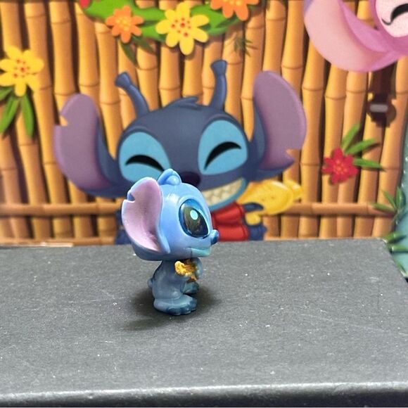 Disney Doorables Ukulele Stitch figure - Picture 5 of 5